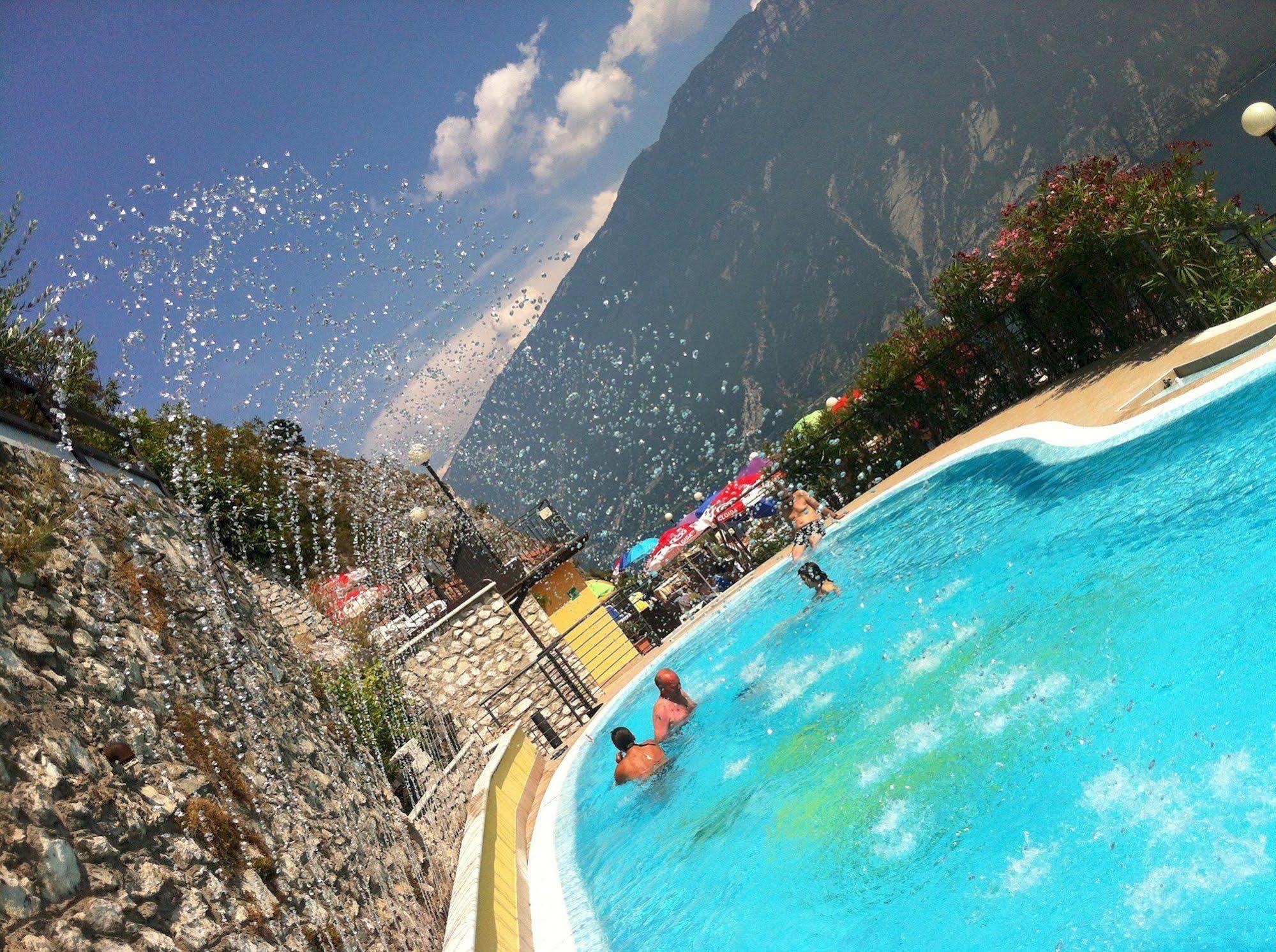 Hotel Villa Dirce Limone sul Garda Exterior foto