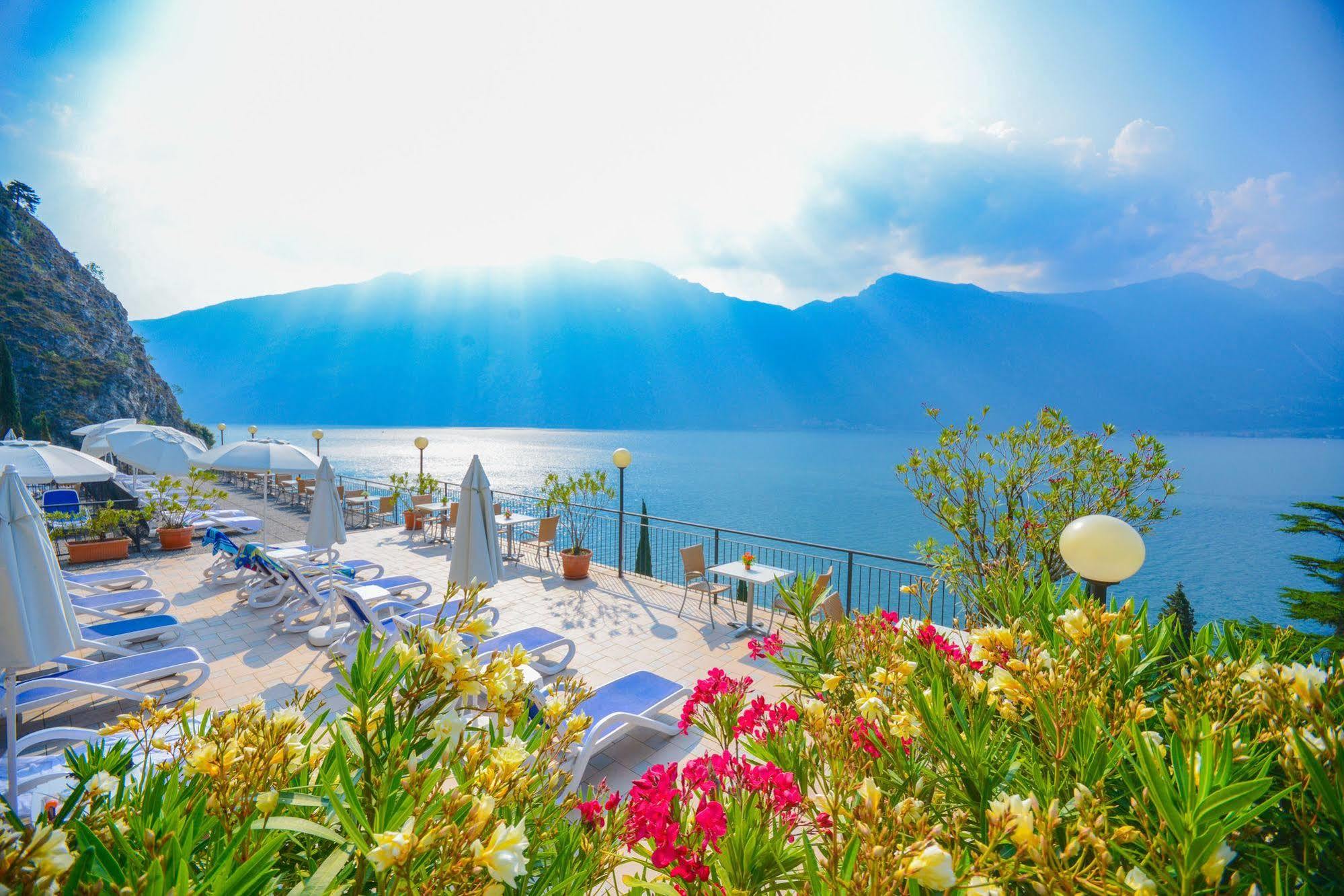 Hotel Villa Dirce Limone sul Garda Exterior foto