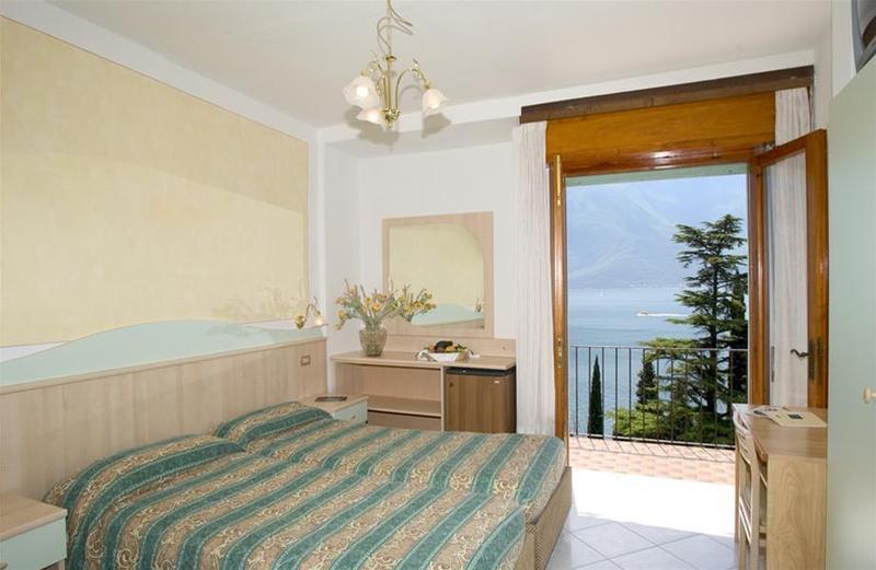 Hotel Villa Dirce Limone sul Garda Exterior foto